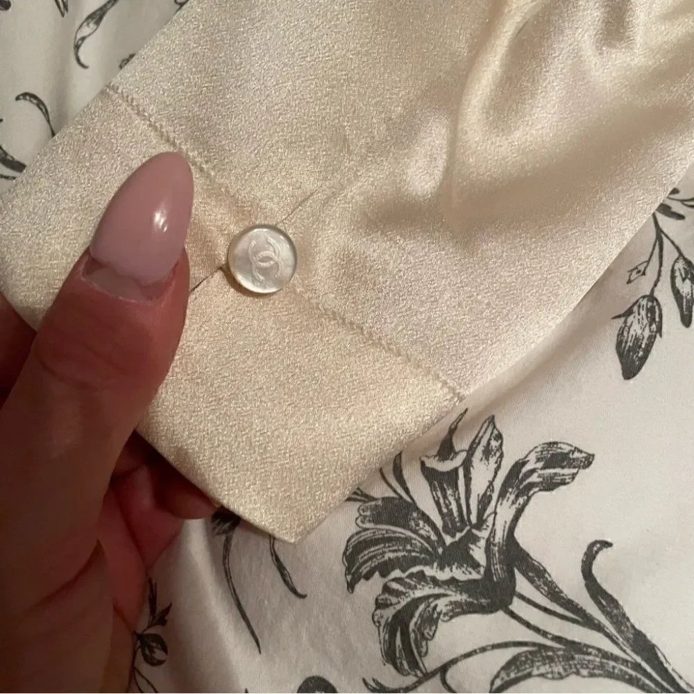 CHANEL BLACK AND WHITE SATIN DRESS - Picture 6 of 12